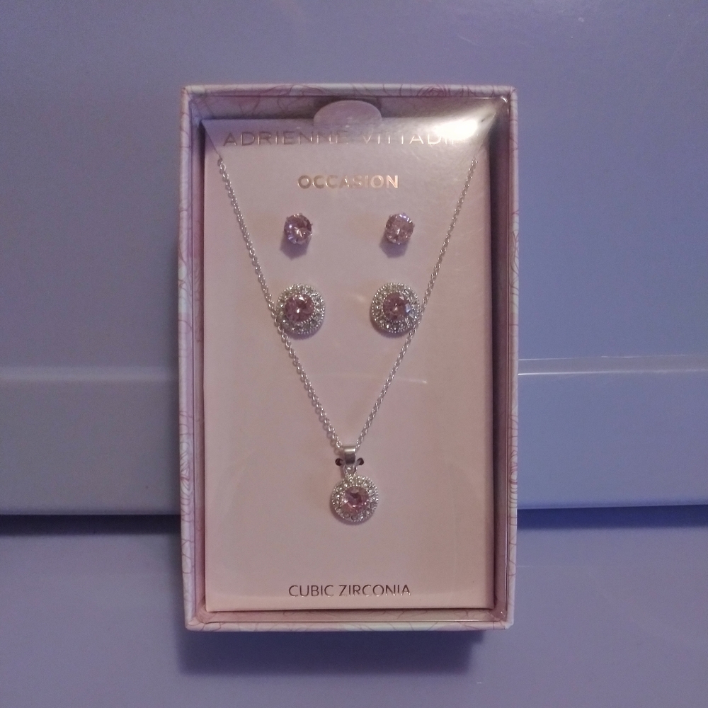 Nw Adrienne Vittadini Jewelry Set